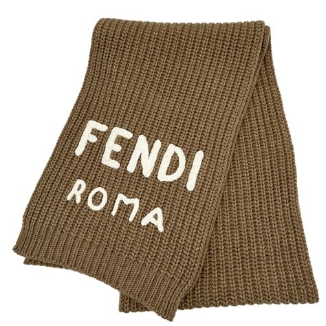sciarpa e cappello fendi